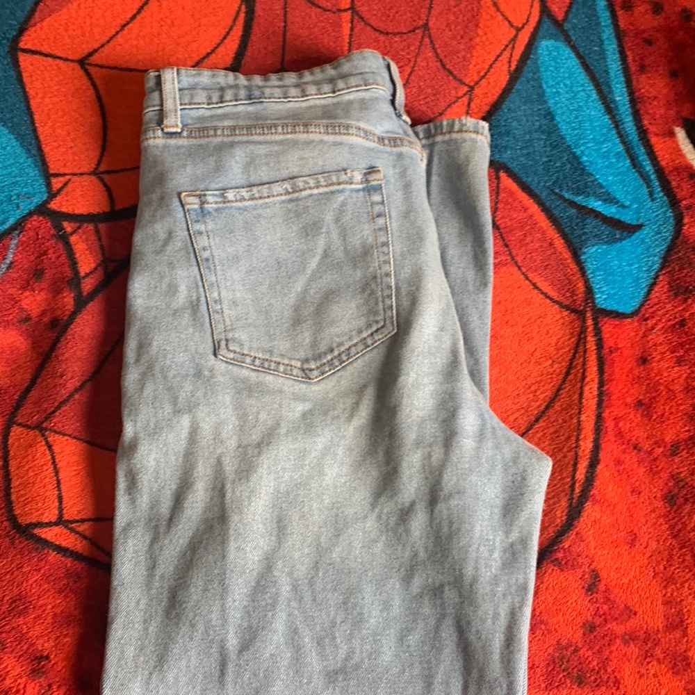 Straight-leg light blue jeans